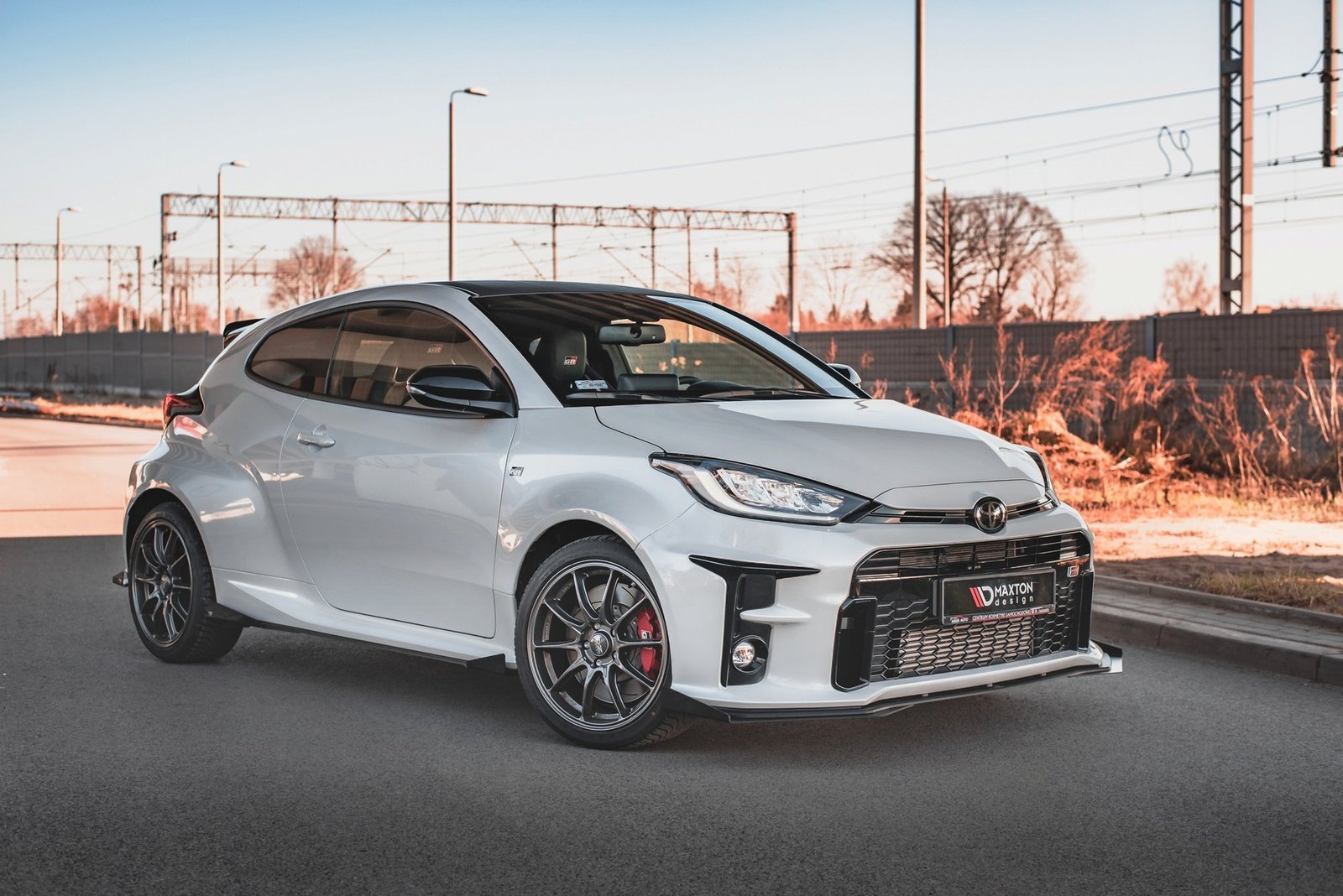 Street Pro Splitter Delantero + Flaps Aerodinámicos Toyota GR Yaris Mk4 - Imagen 3