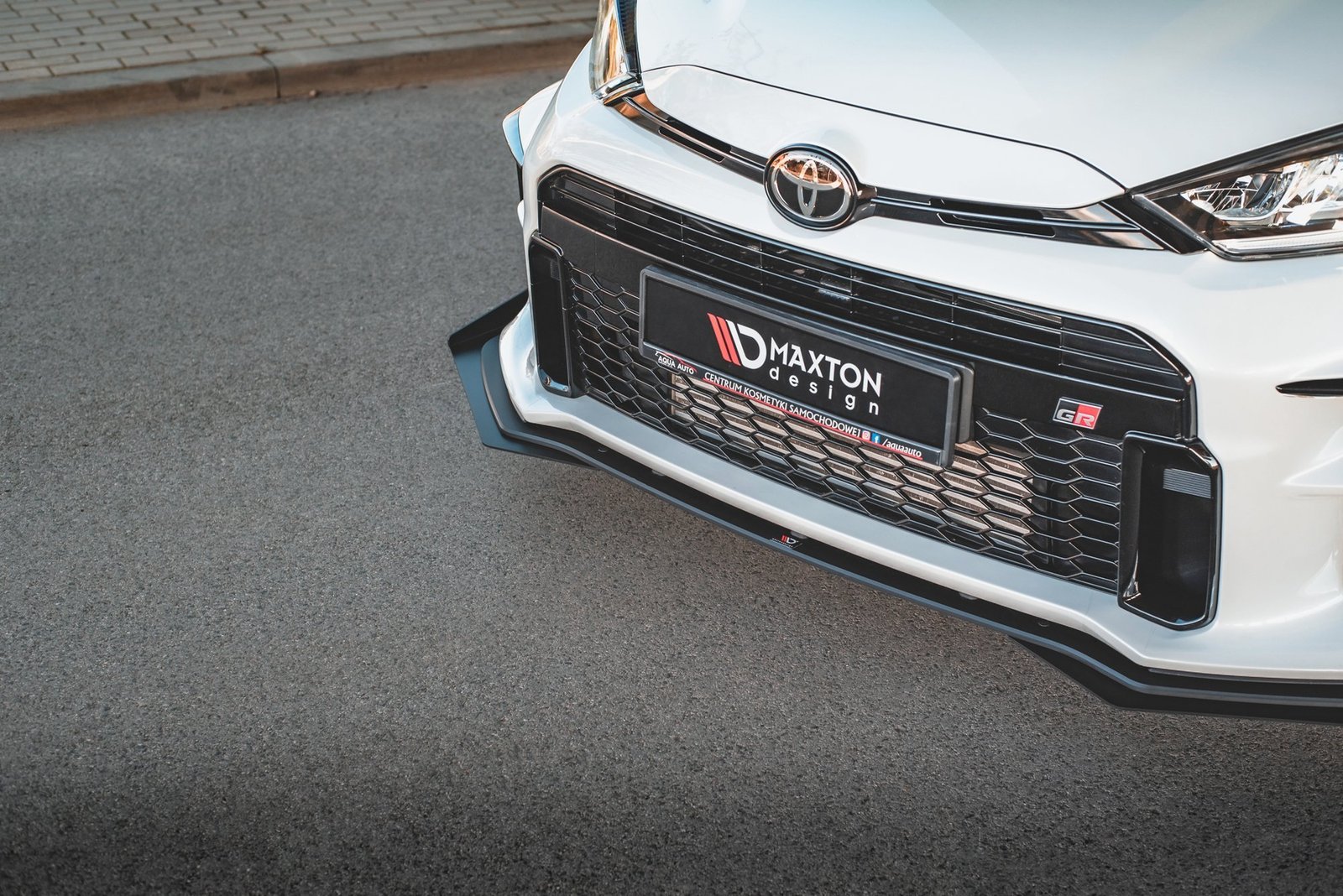 Street Pro Splitter Delantero + Flaps Aerodinámicos Toyota GR Yaris Mk4 - Imagen 4