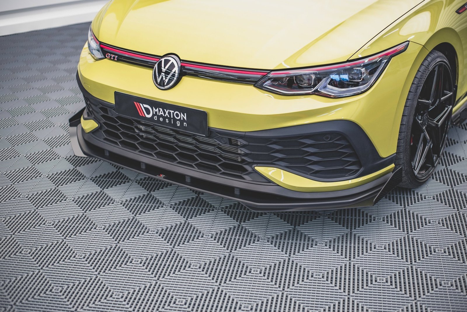 Street Pro Splitter Delantero + Flaps Aerodinámicos Volkswagen Golf GTI Clubsport Mk8 - Imagen 2