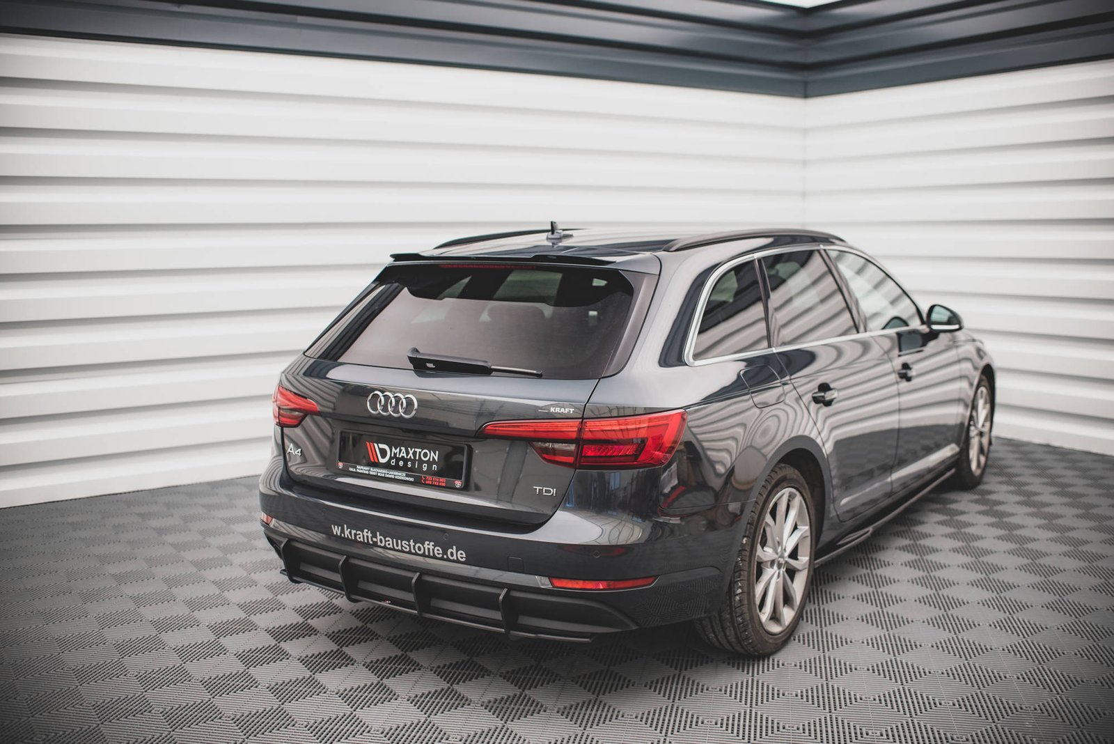 Street Pro Rear Diffuser Audi A4 B9 - Imagen 3
