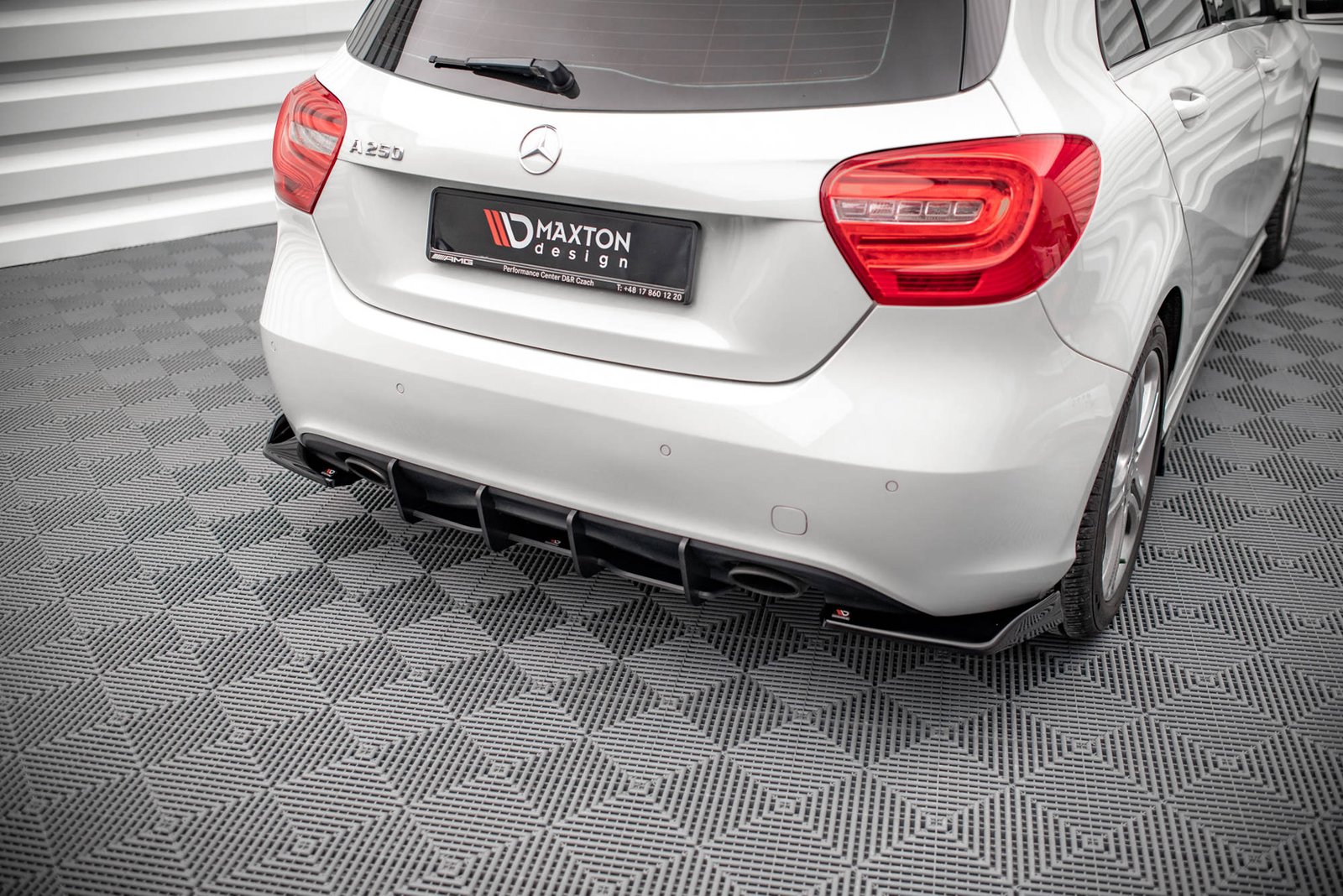 Street Pro Rear Diffuser Mercedes-Benz A W176 - Imagen 3