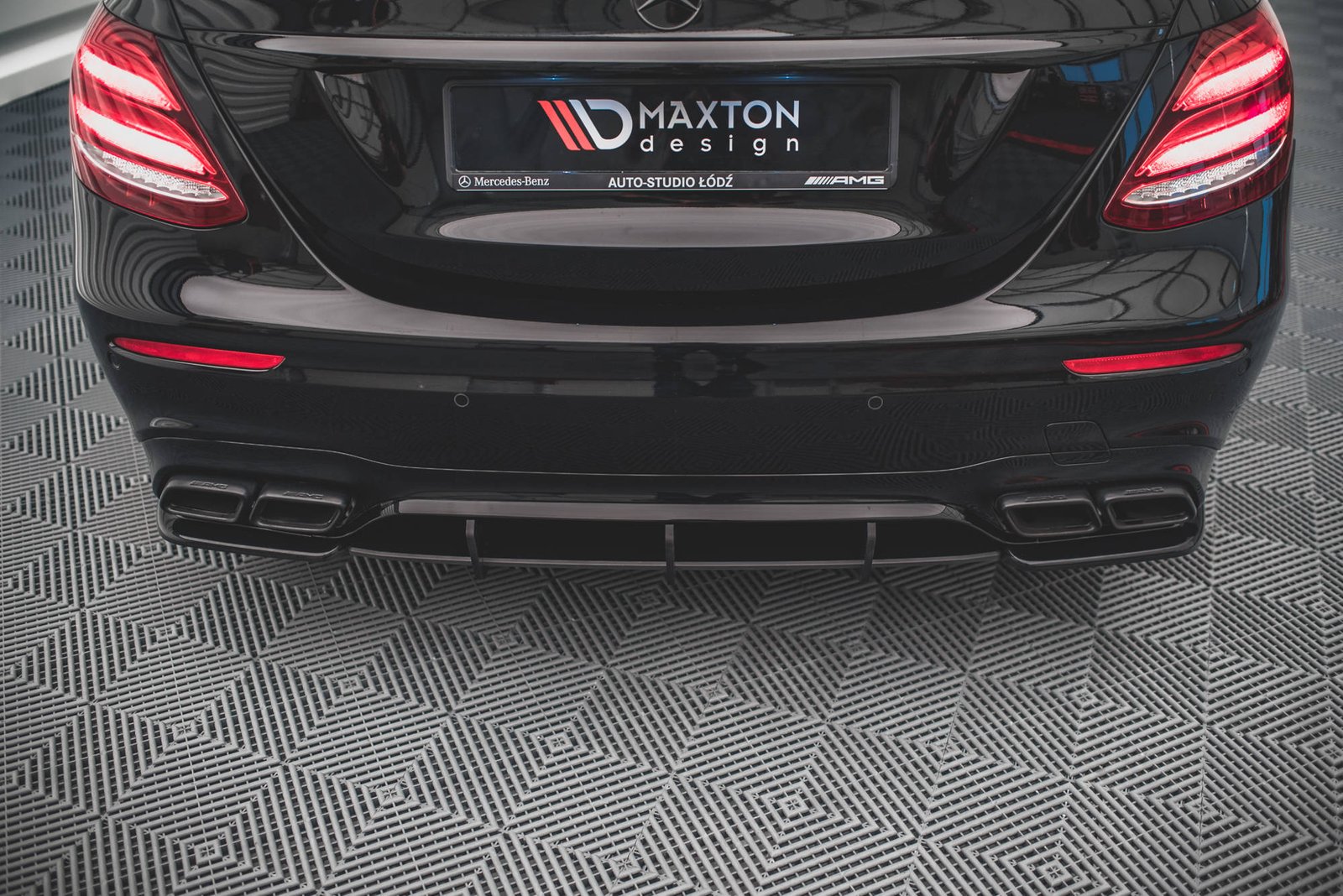 Street Pro Rear Diffuser Mercedes-Benz E63 AMG Estate/Sedan S213/W213 - Imagen 2