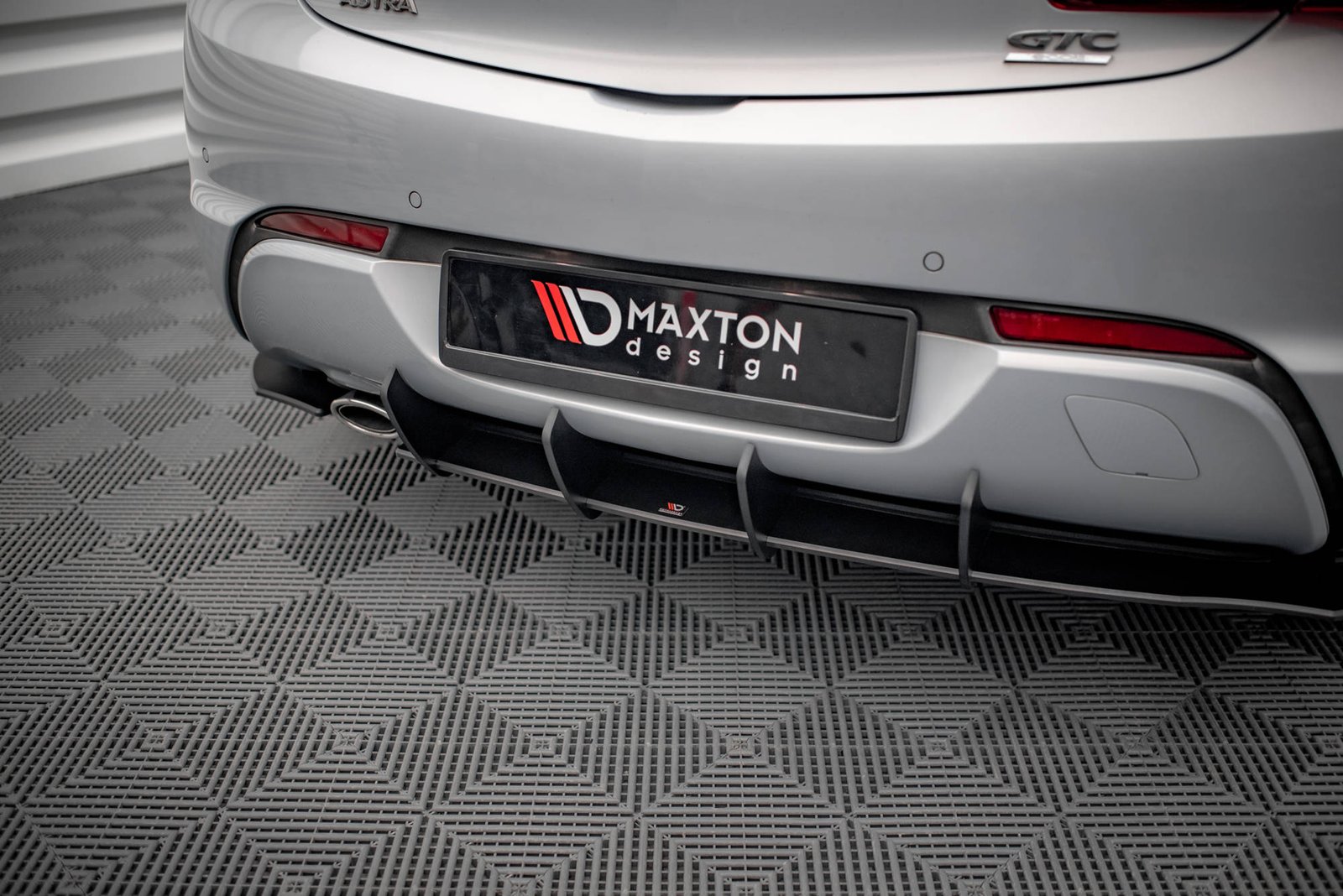 Street Pro Rear Diffuser Opel Astra GTC OPC-Line J - Imagen 3