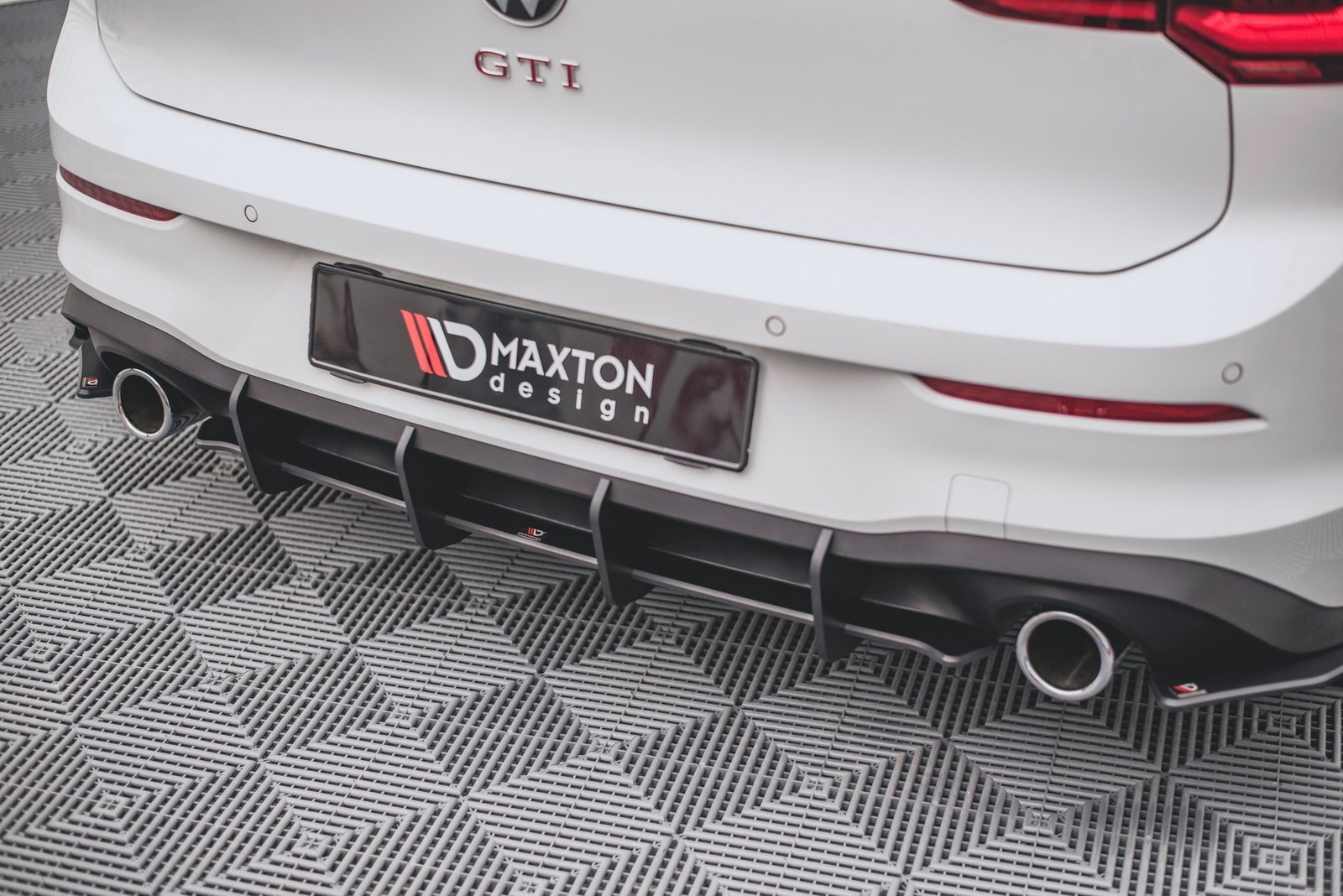 Street Pro Rear Diffuser Volkswagen Golf GTI Mk8 - Imagen 5