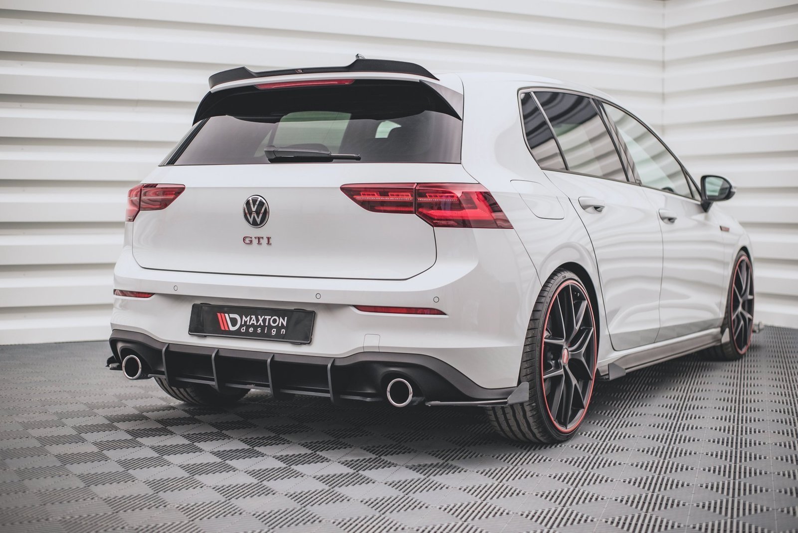 Street Pro Rear Diffuser Volkswagen Golf GTI Mk8 - Imagen 7