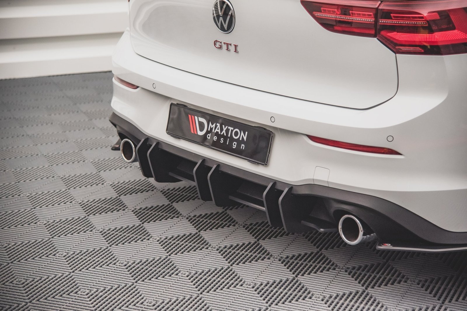 Street Pro Rear Diffuser Volkswagen Golf GTI Mk8 - Imagen 6