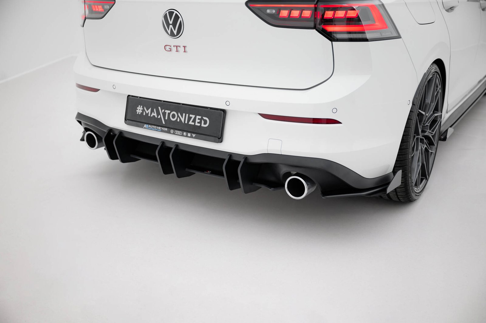 Street Pro Rear Diffuser Volkswagen Golf GTI Mk8 - Imagen 2