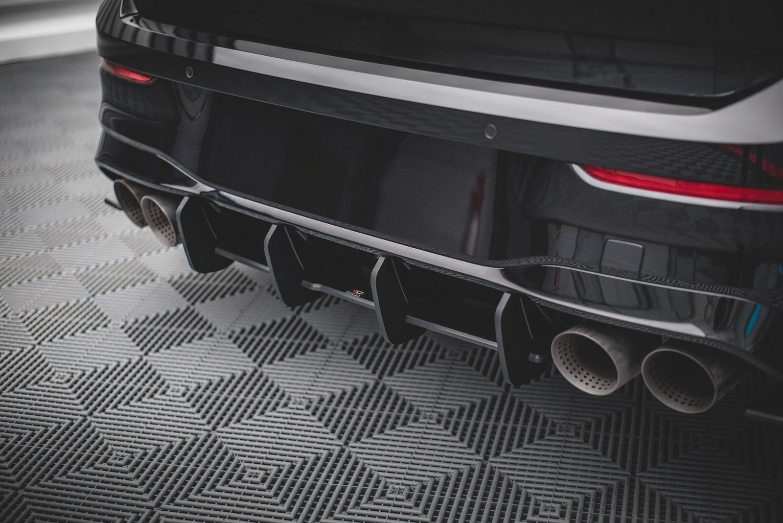 Street Pro Rear Diffuser Volkswagen Golf R Mk8 - Imagen 4
