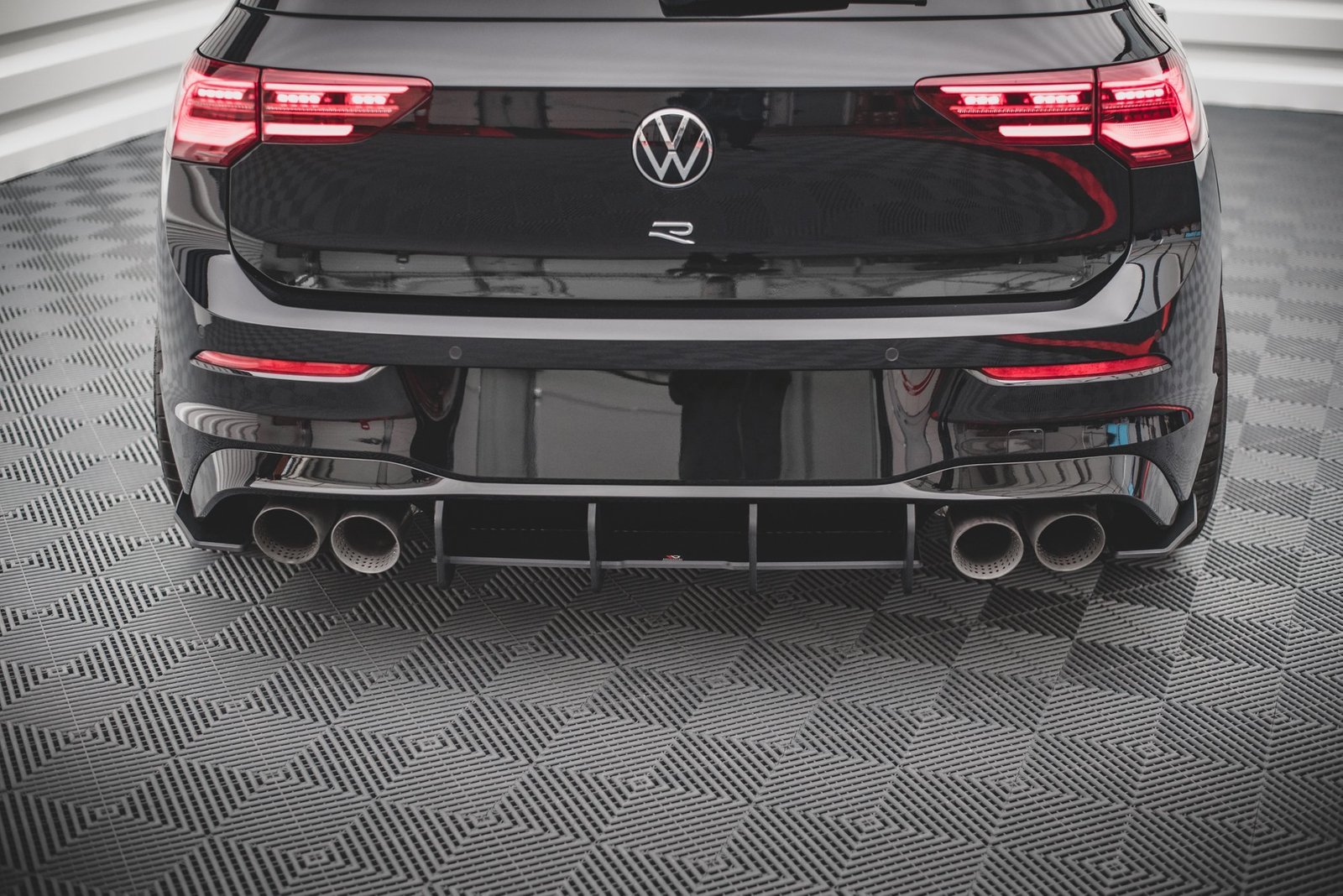 Street Pro Rear Diffuser Volkswagen Golf R Mk8 - Imagen 5