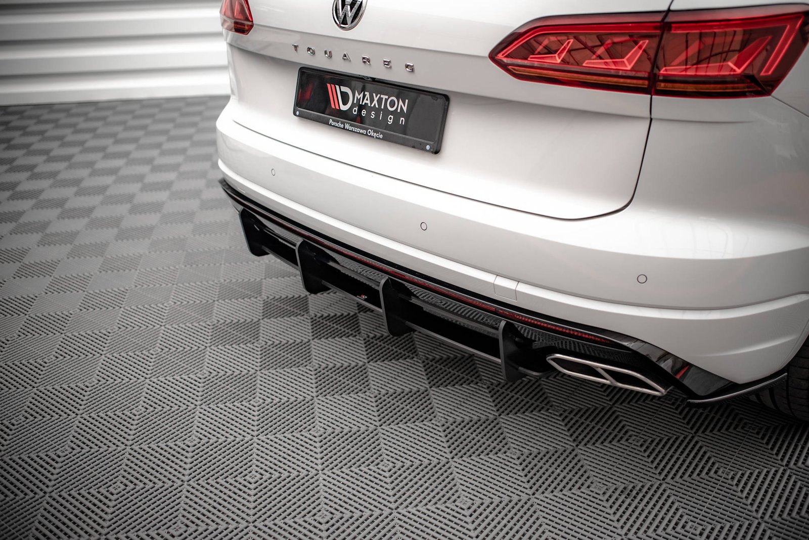 Street Pro Rear Diffuser Volkswagen Touareg R-Line Mk3 - Imagen 2