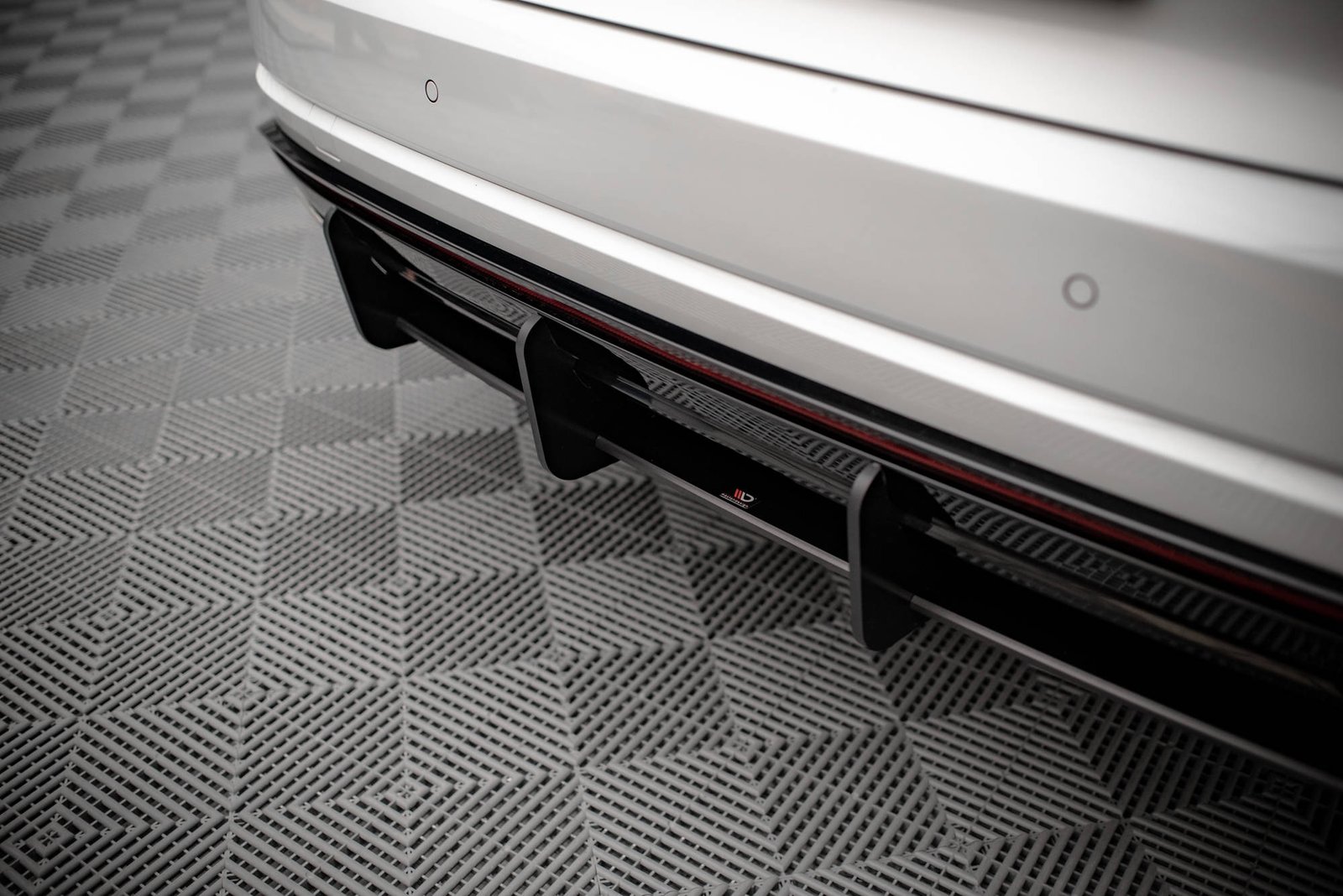 Street Pro Rear Diffuser Volkswagen Touareg R-Line Mk3 - Imagen 3