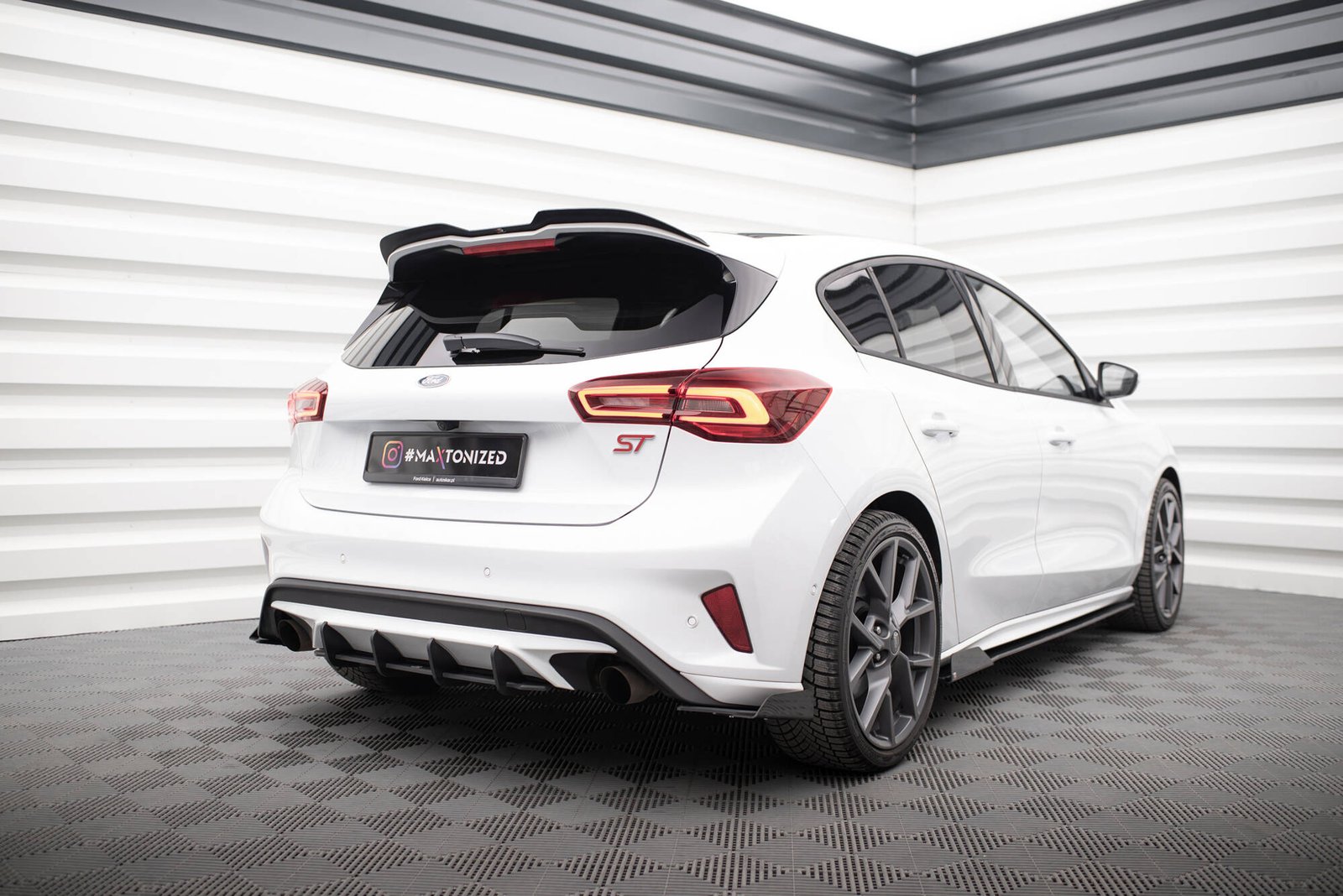 Street Pro Splitters Laterales Traseros + Flaps Aerodinámicos Ford Focus ST Mk4 - Imagen 2