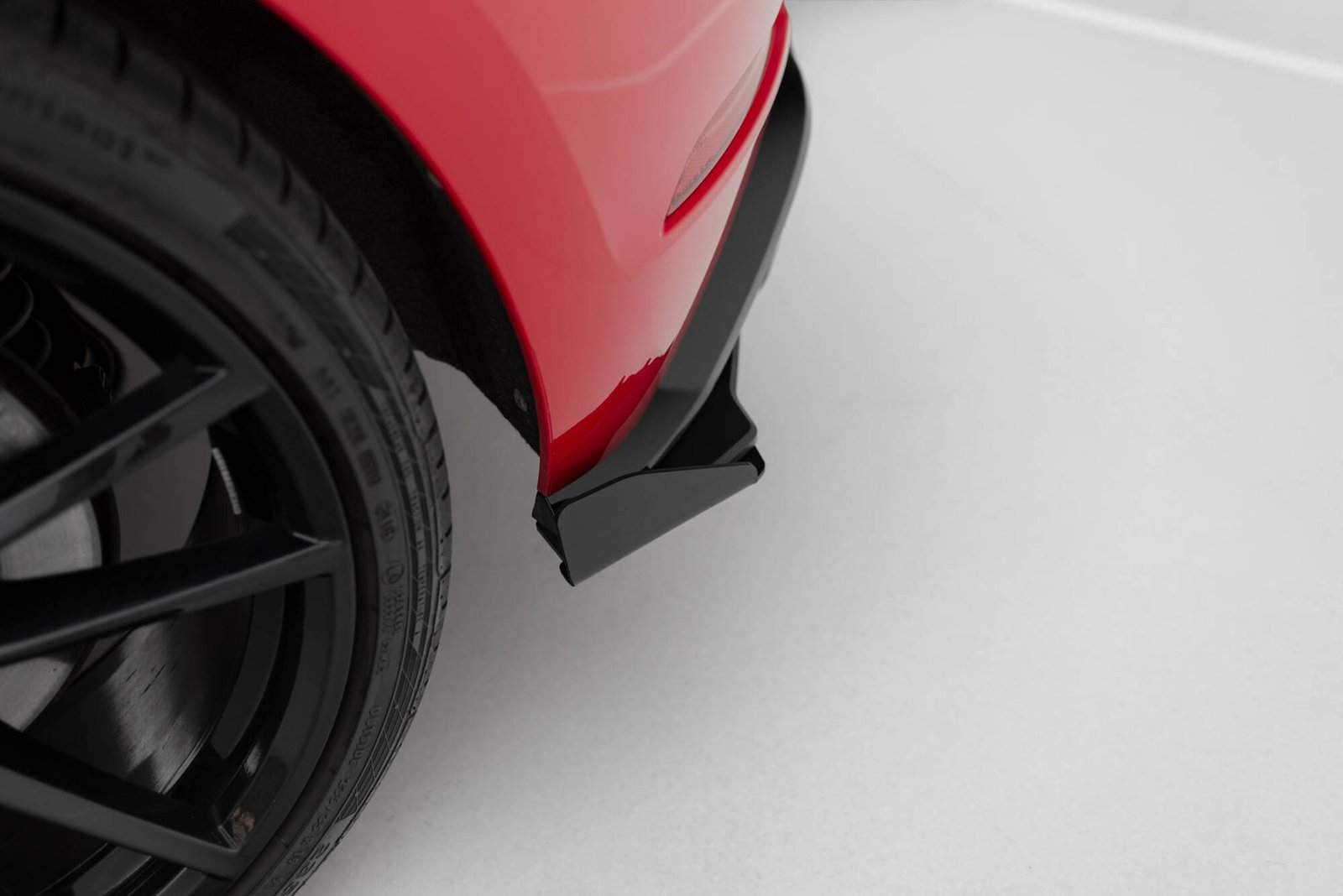Street Pro Splitters Laterales Traseros + Flaps Aerodinámicos VW Golf 7 R Facelift - Imagen 3