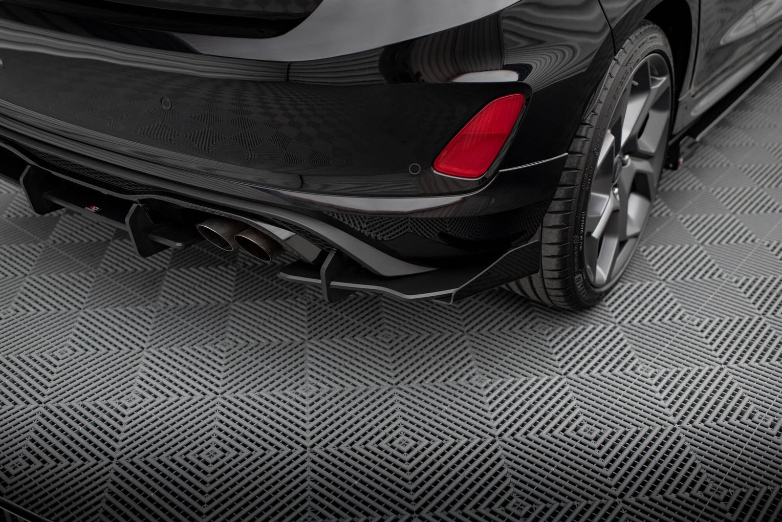 Street Pro Faldón Trasero + Flaps Aerodinámicos Ford Fiesta Mk8 ST - Imagen 3