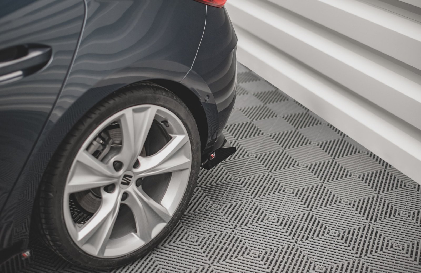 Street Pro Faldón Trasero + Flaps Aerodinámicos Seat Leon FR Hatchback Mk4 - Imagen 2