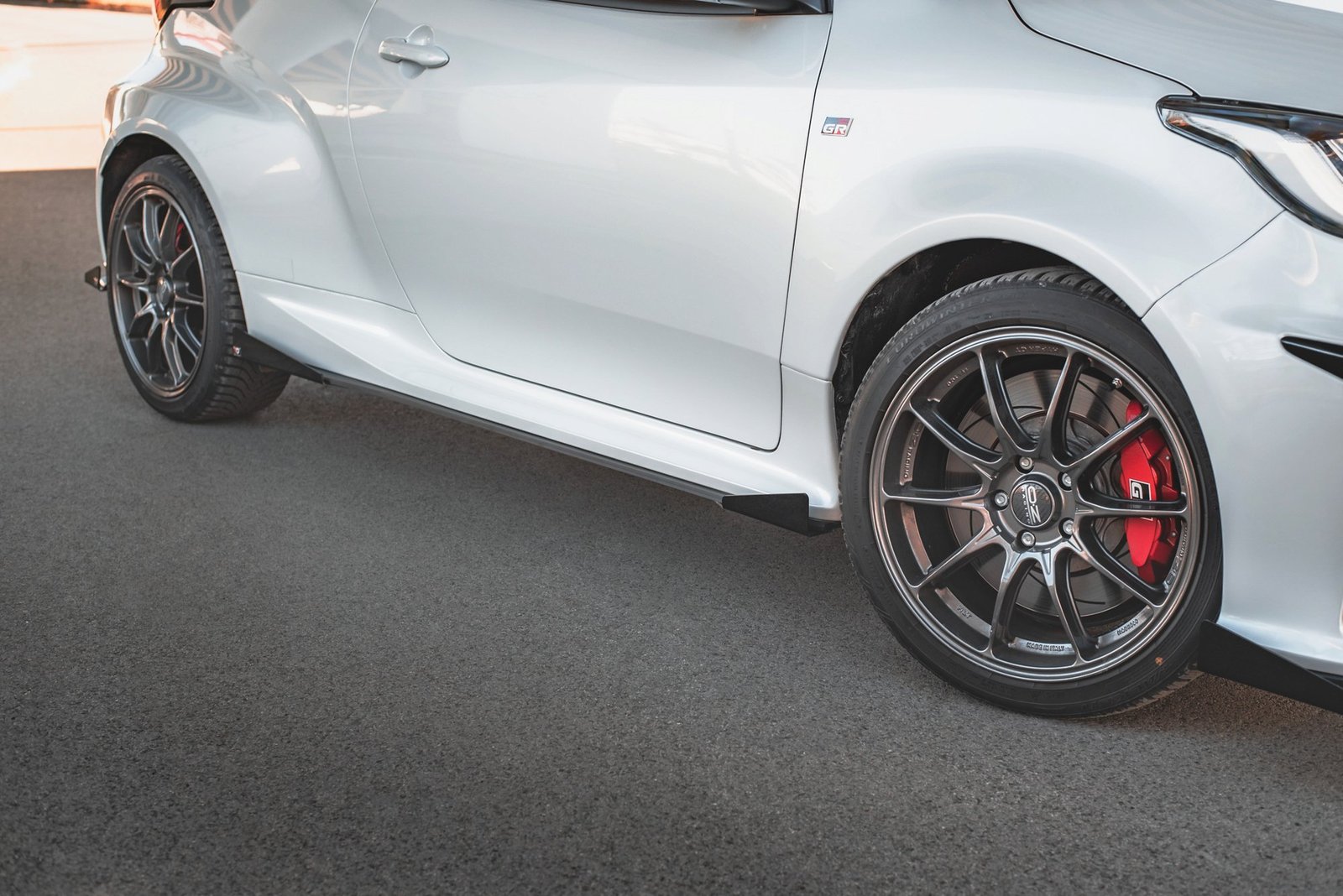Street Pro Faldones Laterales con Difusor + Flaps Aerodinámicos Toyota GR Yaris Mk4