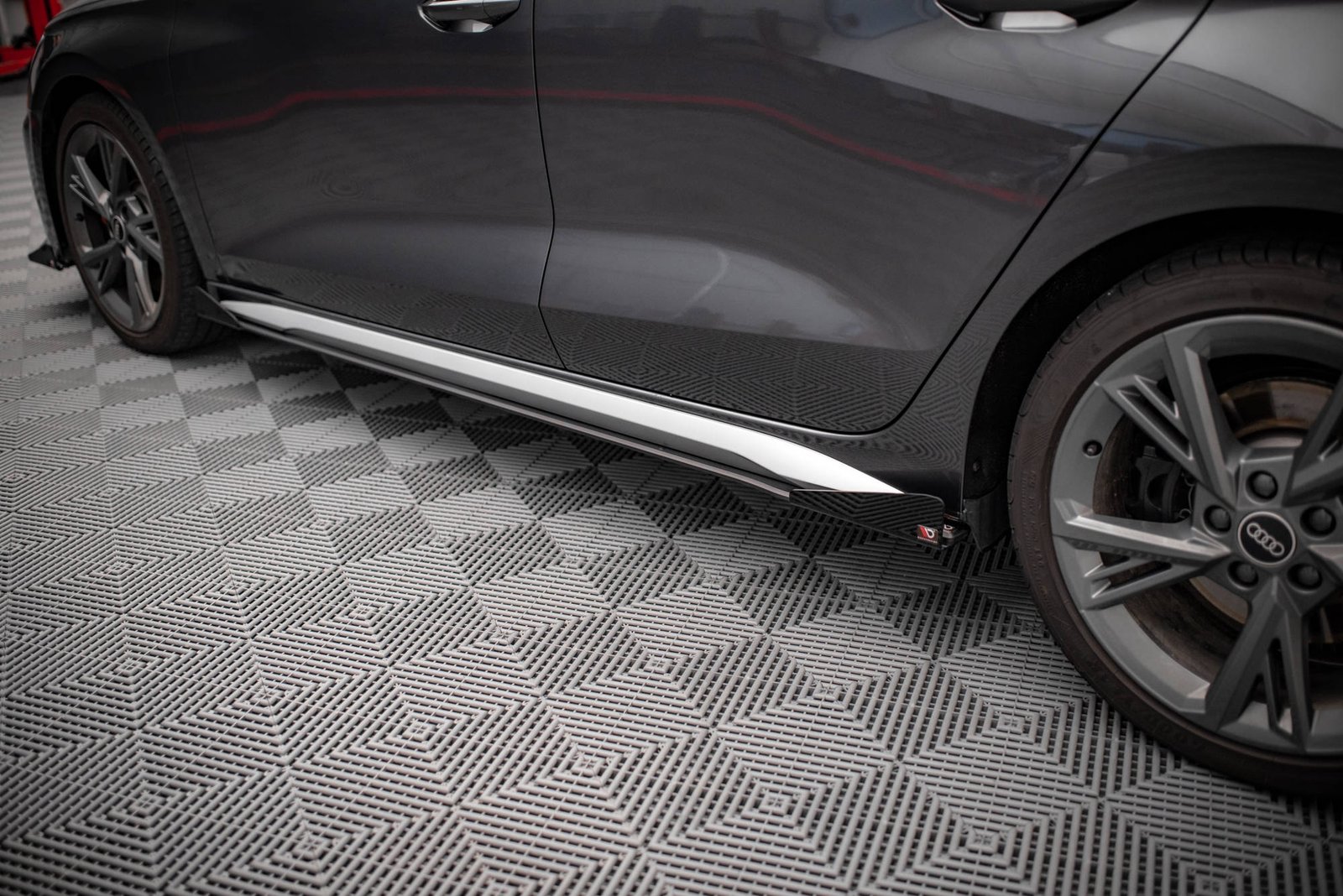 Street Pro Faldones Laterales con Difusor + Flaps Aerodinámicos Audi S3 / A3 S-Line 8Y / 8Y Facelift - Imagen 3