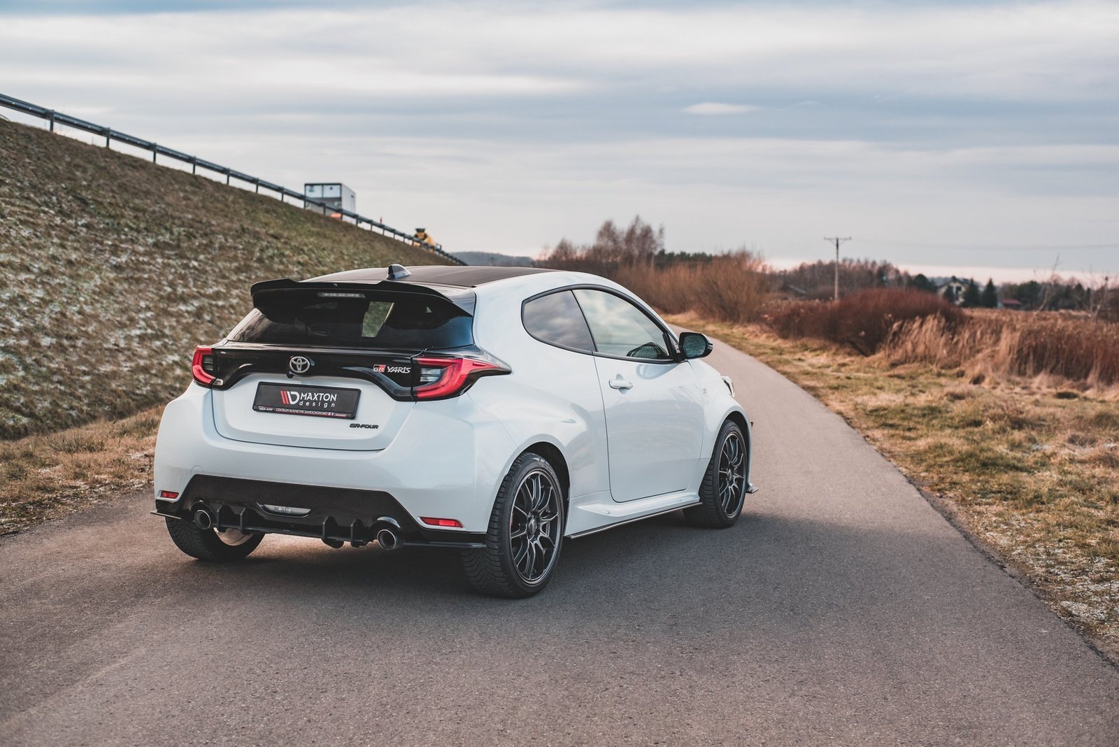 Street Pro Faldones Laterales con Difusor Toyota GR Yaris Mk4 - Imagen 4