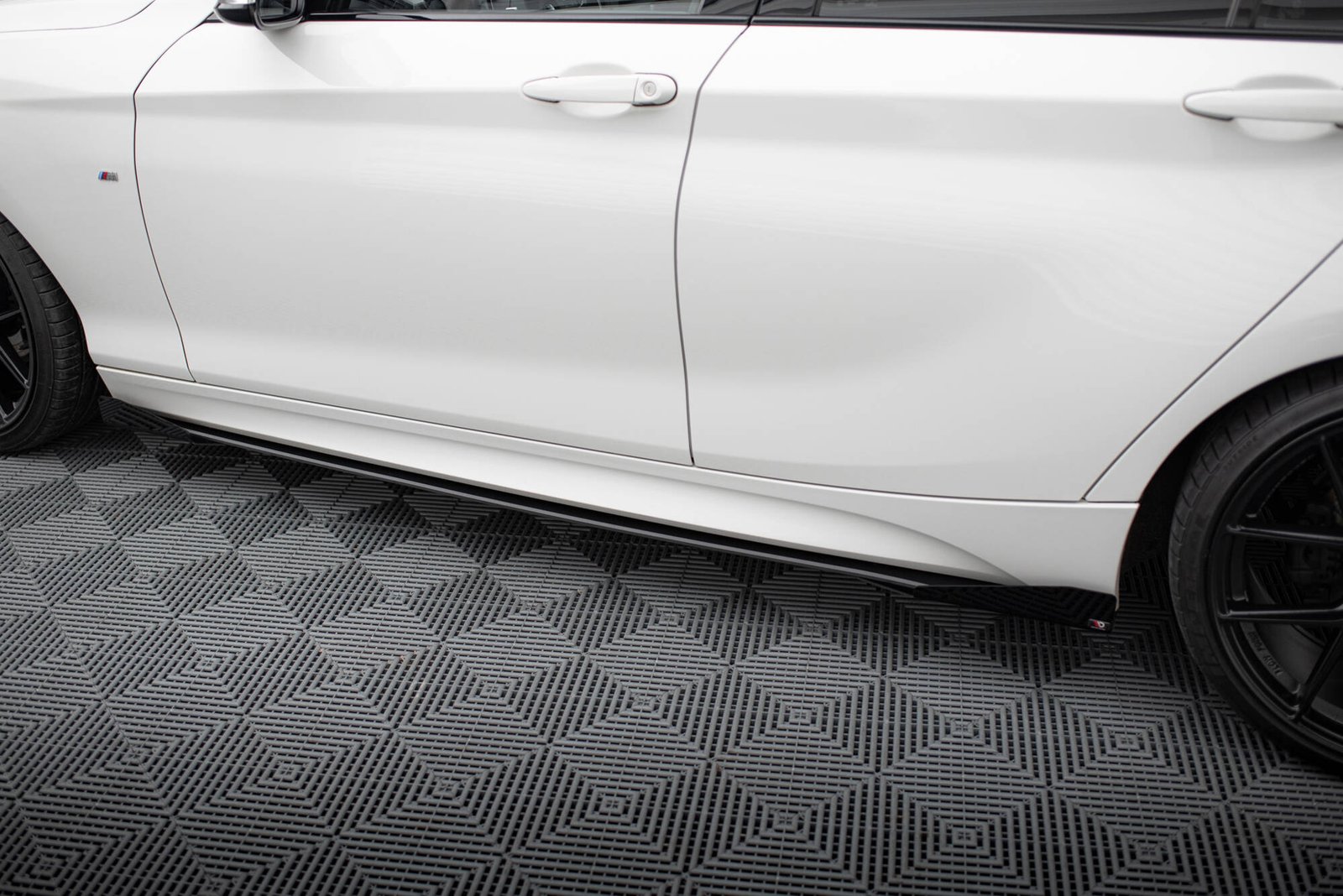 Street Pro Faldones Laterales con Difusor + Flaps Aerodinámicos for BMW 1 F20 M135i / M140i / M-Pack - Imagen 3