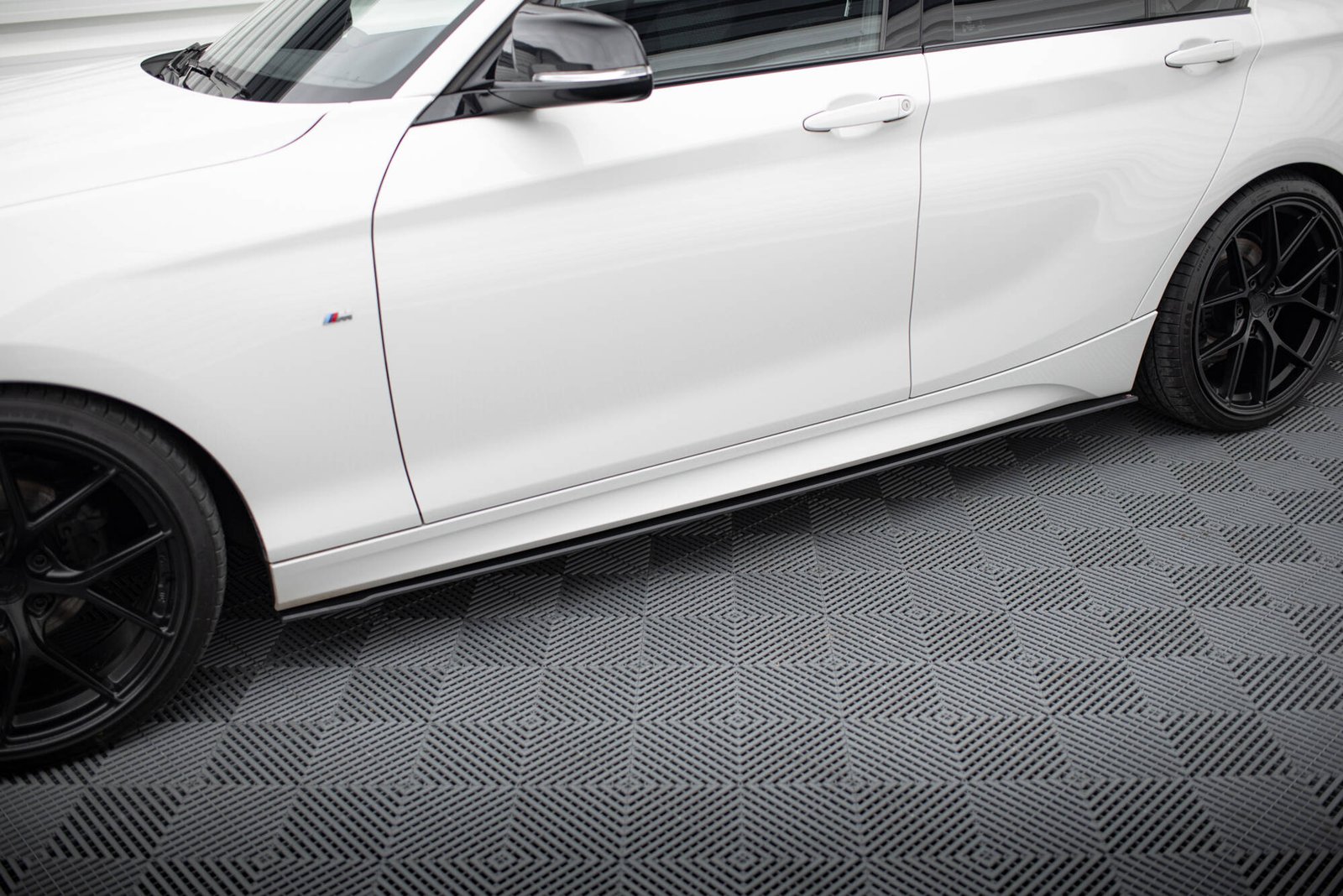 Street Pro Faldones Laterales con Difusor for BMW 1 F20 M135i / M140i / M-Pack